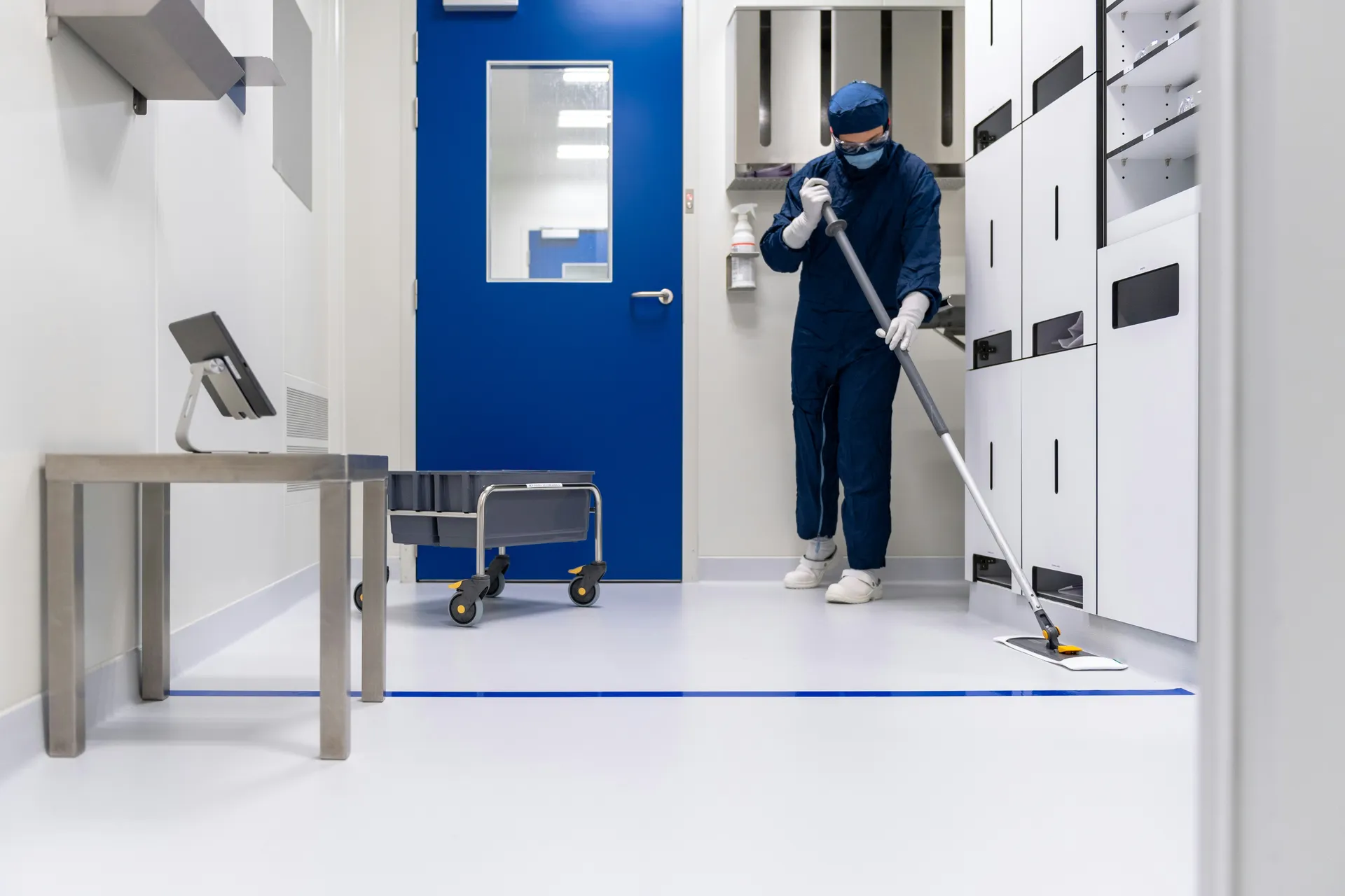Cleanroom maintenance and validation near airlock door