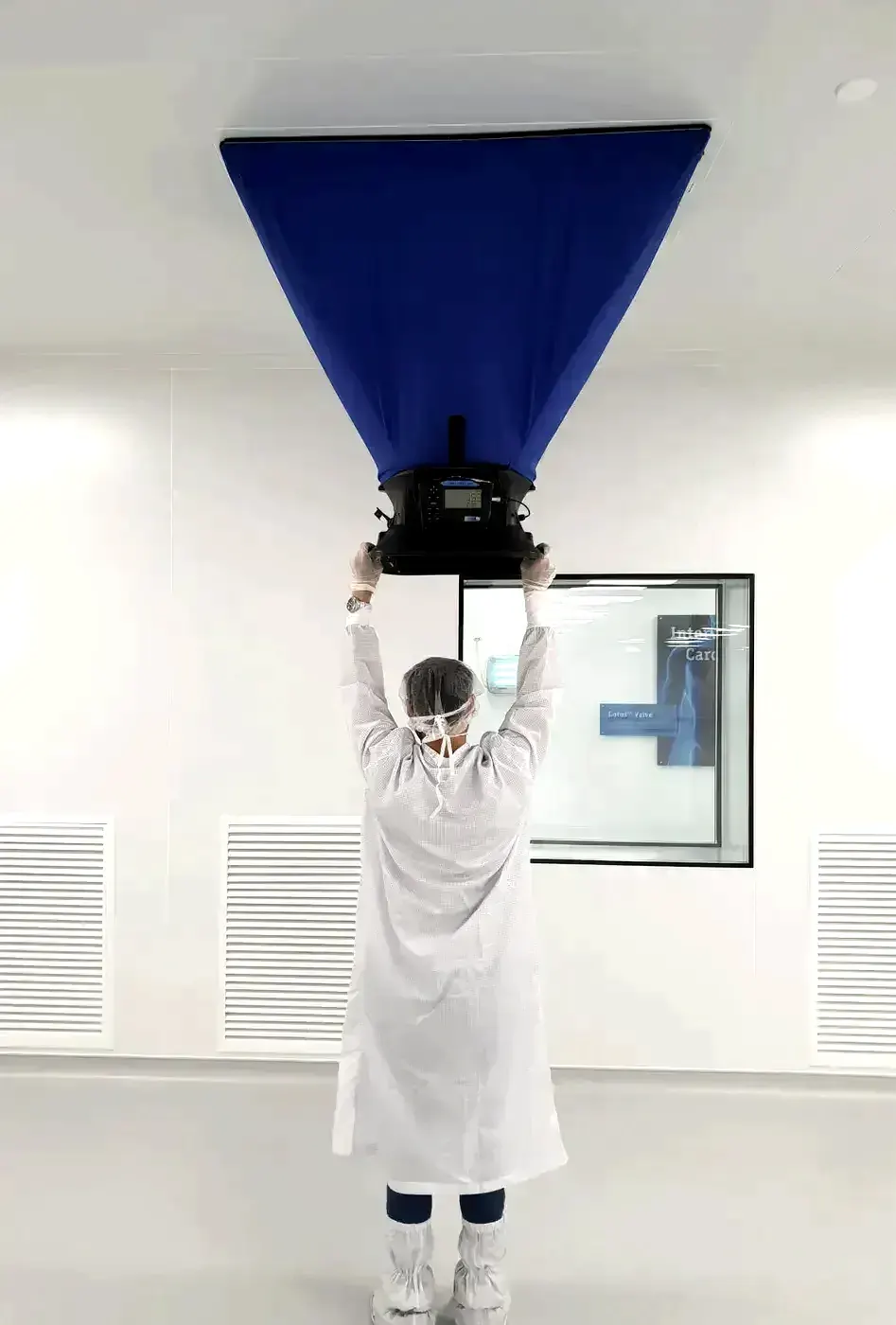 Airflow volumetric test in a cleanroom